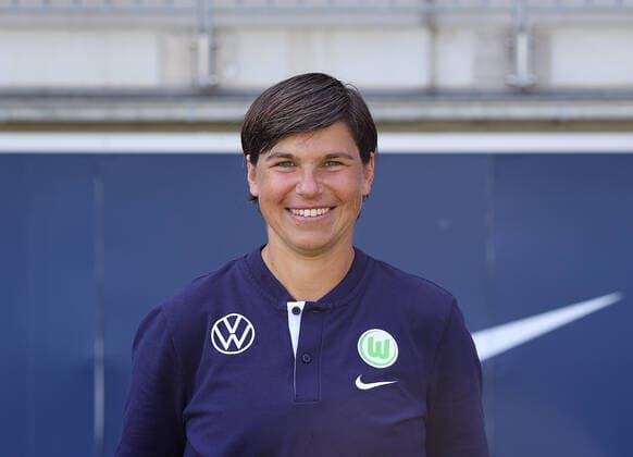 Assistant coach Ariane Hingst VfL Wolfsburg