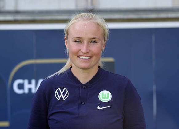Assistant coach Theresa Merk VfL Wolfsburg