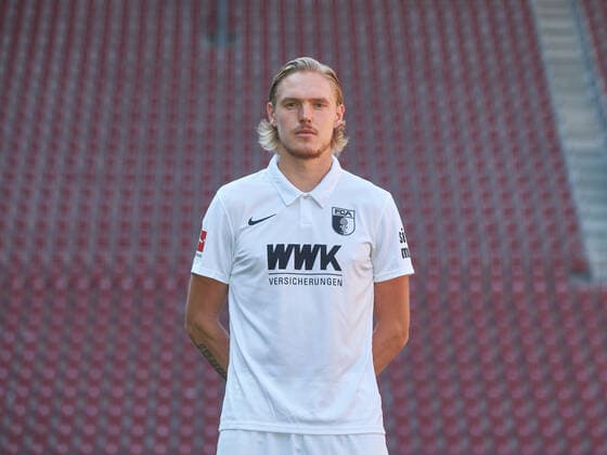 Fredrik Jensen, FC Augsburg 1907 1 BL, portrait date 2020 2021,