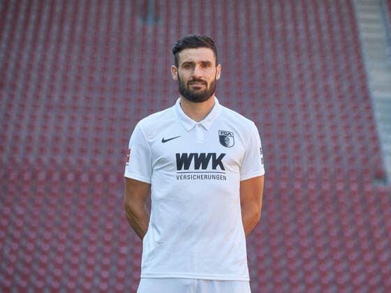 Daniel Caligiuri, FC Augsburg 1907 1 BL, portrait date 2020 2021,