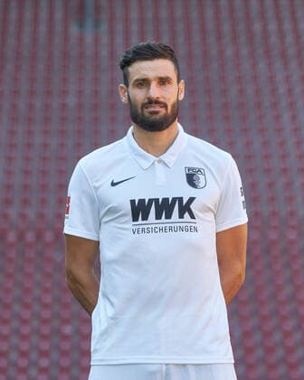Daniel Caligiuri, FC Augsburg 1907 1 BL, portrait date 2020 2021,