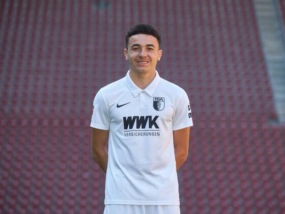 Ruben Vargas, FC Augsburg 1907 1 BL, portrait date 2020 2021,