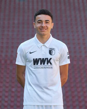 Ruben Vargas, FC Augsburg 1907 1 BL, portrait date 2020 2021,