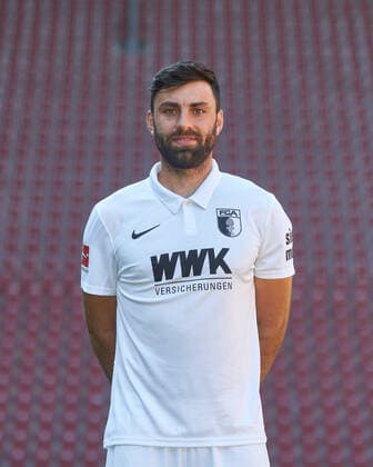 Jan Moravek, FC Augsburg 1907 1 BL, portrait date 2020 2021,