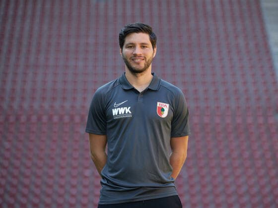 Benjamin Brust Videoanalyst, FC Augsburg 1907 1 BL, portrait date 2020 2021,