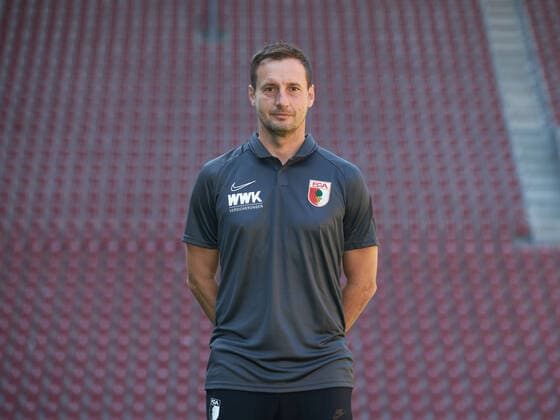 Kristian Barbuscak goalkeeper coach, FC Augsburg 1907 1 BL, portrait date 2020 2021,