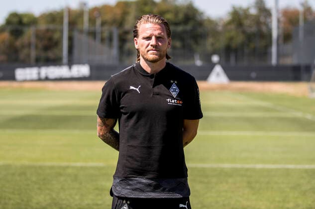 Eugen Polanski Borussia Mönchengladbach Porträttermin 2020 2021 PortraÌˆt, Introduction, PraÌˆsentation, Press appointment, Football, GER 07 08 2020, Football, Introduction, PraÌˆsentation, Press appointment, Football, GER 1 Bundesliga, Season 2020 21, Moenchengladbach Photo Moritz Müller Only for Editorial use