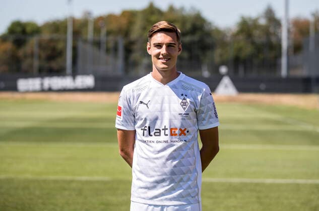 Florian Neuhaus BMG Borussia Mönchengladbach Porträttermin 2020 2021 PortraÌˆt, Introduction, PraÌˆsentation, Press appointment, Football, GER 07 08 2020, Football, Introduction, PraÌˆsentation, Press appointment, Football, GER 1 Bundesliga, Season 2020 21, Moenchengladbach Photo Moritz Müller Only for Editorial use