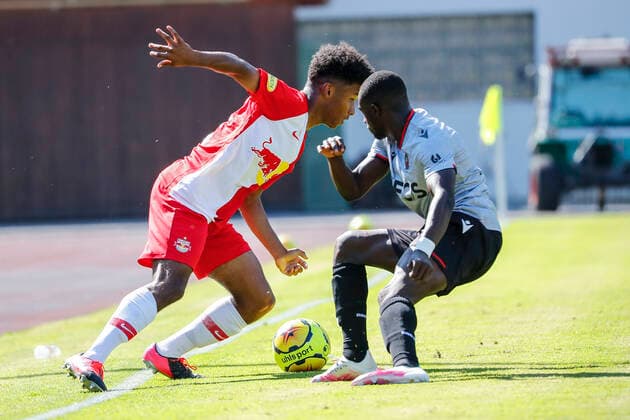 SOCCER - RBS vs Nice, test match ZELL AM SEE,AUSTRIA,08.AUG.20 - SOCCER - tipico Bundesliga, Ligue 1, Red Bull Salzburg vs OGC Nice, test match. Image shows Karim Adeyemi (RBS) and Stanley Nsoki (Nice). GEPAxpictures xJasminxWalter
