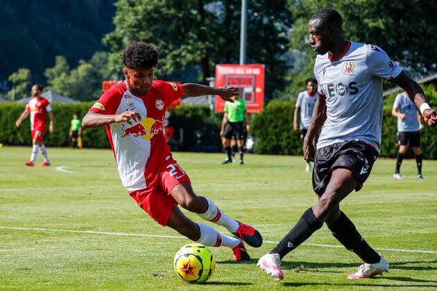 SOCCER - RBS vs Nice, test match ZELL AM SEE,AUSTRIA,08.AUG.20 - SOCCER - tipico Bundesliga, Ligue 1, Red Bull Salzburg vs OGC Nice, test match. Image shows Karim Adeyemi (RBS) and Stanley Nsoki (Nice). GEPAxpictures xJasminxWalter