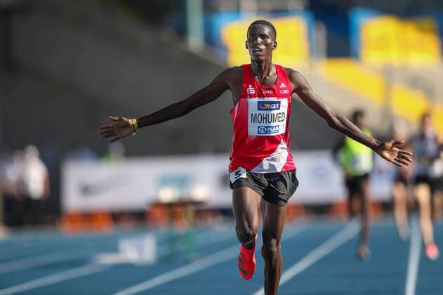 Bilder des Jahres 2020, Sport 08 August Sport Themen der Woche KW32 Sport Bilder des Tages Deutsche Leichtathletik-Meisterschaften; Braunschweig, 08.08.2020 Sieg ueber 5000m: Mohamed Mohumed (LG Olympia Dortmund); Deutsche Leichtathletik-Meisterschaften am 08.08.2020 im Eintracht-Stadion, Braunschweig (Niedersachsen) an Tag 1 (Nachmittags-Session). *** German Athletics Championships Braunschweig, 08 08 2020 Victory over 5000m Mohamed Mohumed LG Olympia Dortmund German Athletics Championships on 08 08 2020 at Eintracht Stadium, Braunschweig Lower Saxony on day 1 afternoon session Copyright: xBEAUTIFULxSPORTS AxelxKohringx