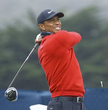 Golf: PGA, Golf Herren Championship Tiger Woods of the United States tees off on the 18th hole during the final round of the PGA Championship at TPC Harding Park in San Francisco on Aug. 9, 2020. 