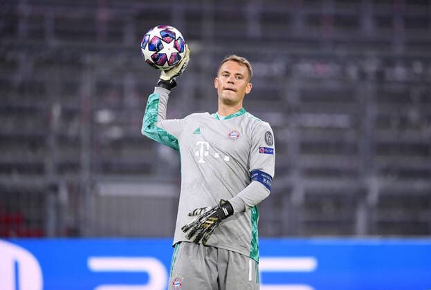 Football CHL 19 20 Round of 16 FC Bayern Muenchen FC Chelsea FOOTBALL CHAMPIONS LEAGUE SEASON 2019 2020 EIGH-FINAL RETURN FC Bayern Muenchen FC Chelsea 08 08 2020 Goalkeeper Manuel New FC Bayern Muenchen with ball PHOTO Markus Ulmer Press Photo Ulmer Pool xxNOxMODELxRELEASExx Munich Germany Poolfoto Ulmer Pool ,EDITORIAL USE ONLY