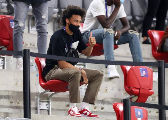 FC Bayern Munich Chelsea FC Spectators only Leroy Sane FC Bayern Munich UEFA Championsleague Quarterfinal Return Match FC Bayern Munich Chelsea FC Season 2019 2020 Photo Stefan Matzke sampics Pool via Revierfoto For journalistic use only Only for editorial use NO SECONDARY RE SALE WITHIN 48h AFTER KICK OFF Munich Bayern Germany Poolfoto Stefan Matzke sampics Pool via Revierfoto ,EDITORIAL USE ONLY