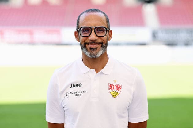 FOOTBALL 1 BUNDESLIGA SEASON 2020 2021 10 08 2020 Photo session at VfB Stuttgart Team doctor Dr Raymond Best VfB Stuttgart