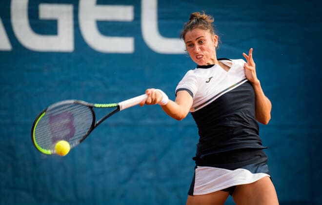 August 11, 2020, Prague, CZECH REPUBLIC: Sara Sorribes Tormo of Spain in action during the first round against Barbora Strycova of Czech Republic at the 2020 Prague Open WTA, Tennis Damen International tennis tournament Prague CZECH REPUBLIC - ZUMAa181 20200811_zaa_a181_122 Copyright: xRobxPrangex