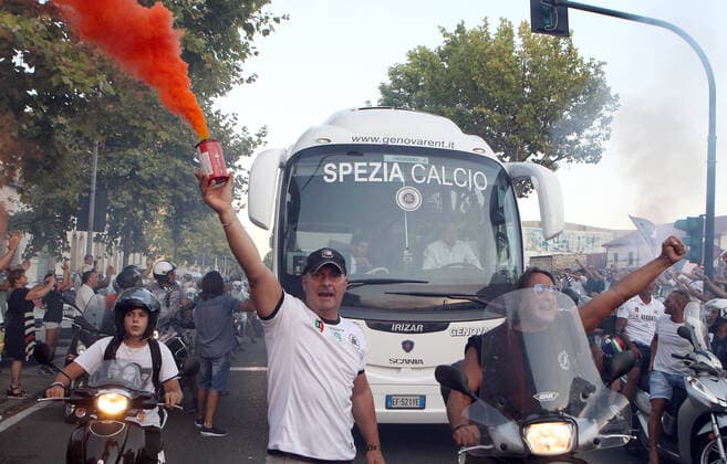 Photo LaPresse - Tano Pecoraro 11 August 2020 City La Spezia - (Italy) Soccer Spezia vs Chievo Italian Football Championship League BKT 2019 2020 - "Alberto Picco " Stadium in the pic: i tifosi dello spezia incitano la squadra prima della partita  Copyright: xTanoxPecoraro LaPresse LaPresse x