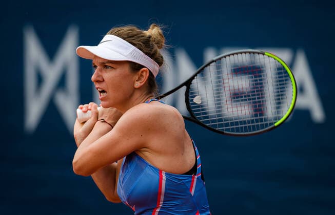 August 11, 2020, Prague, CZECH REPUBLIC: Simona Halep of Romania in action during the first round against Polona Hercog of Slovenia at the 2020 Prague Open WTA, Tennis Damen International tennis tournament Prague CZECH REPUBLIC - ZUMAa181 20200811_zaa_a181_131 Copyright: xRobxPrangex