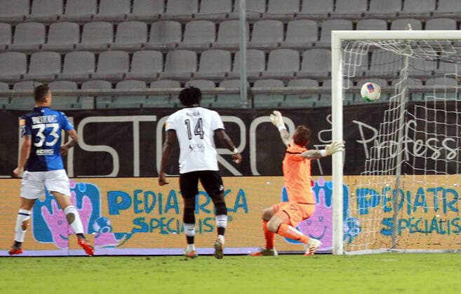Photo LaPresse - Tano Pecoraro 11 August 2020 City La Spezia - (Italy) Soccer Spezia vs Chievo Italian Football Championship League BKT 2019 2020 - "Alberto Picco" Stadium in the pic: maggiore giulio realizza il gol del 2-0  Copyright: xTanoxPecoraro LaPresse LaPresse x