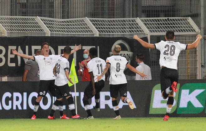 Photo LaPresse - Tano Pecoraro 11 August 2020 City La Spezia - (Italy) Soccer Spezia vs Chievo Italian Football Championship League BKT 2019 2020 - "Alberto Picco" Stadium in the pic: maggiore giulio esulta dopo il gol del 2-0  Copyright: xTanoxPecoraro LaPresse LaPresse x