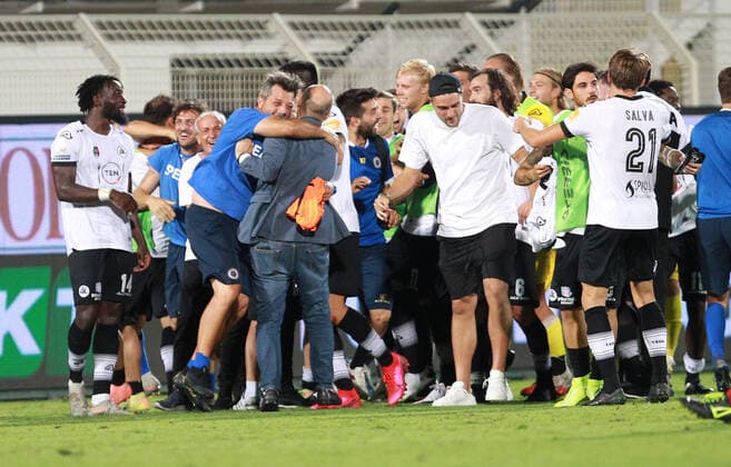 Photo LaPresse - Tano Pecoraro 11 August 2020 City La Spezia - (Italy) Soccer Spezia vs Chievo Italian Football Championship League BKT 2019 2020 - "Alberto Picco" Stadium in the pic: i giocatori dello spezia esultano a fine gara  Copyright: xTanoxPecoraro LaPresse LaPresse x
