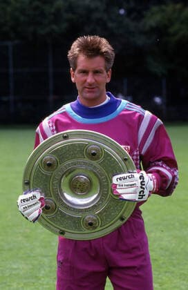 10 07 1992 VfB Stuttgart photo shoot championship Germany, Stuttgart, 10 07 1992, football, Bundesliga, season 1992 1993, VfB Stuttgart photo shoot player with the championship cup 1992 Eike Immel