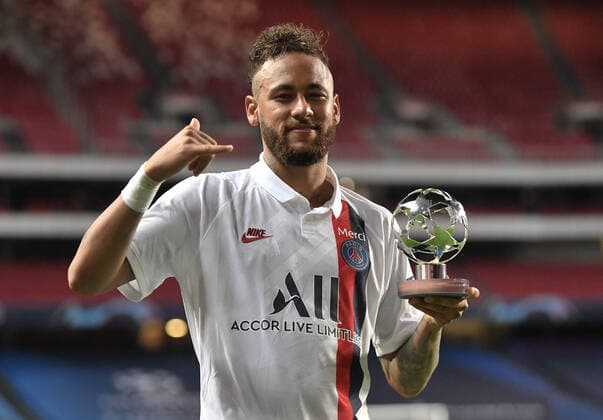 LISBON, PORTUGAL - AUGUST 12: Neymar of Paris Saint-Germain poses for a photo with his UEFA Champions League Man of the Match award after the UEFA Champions League Quarter Final match between Atalanta and Paris Saint-Germain at Estadio do Lisboa e Benfica on August 12, 2020 in Lisbon, Portugal. FOOTBALL : Atalanta vs Paris Saint-Germain - 1 4 - Phase finale - UEFA Ligue des Champions - Final 8 - Lisbonne - 12 08 2020 Panoramic UEFAPOOL 775543069