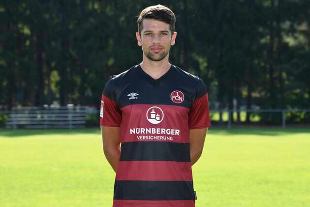 13 08 2020 1 FC Nuernberg FCN Club Season 2020 2021 Photo session portrait appointment Lukas Mühl Muehl 28, 1 FC Nürnberg FCN single photo single photo portrait portrait head photo