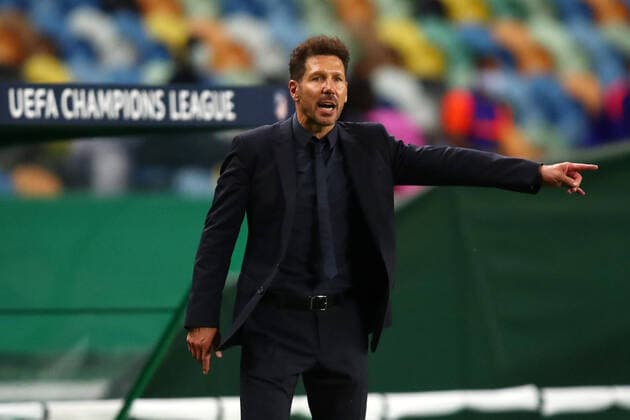 FOOTBALL RB Leipzig vs Atletico Madrid 1 4 Phase final UEFA Champions League Final 8 Lisbonne 13 08 2020 LISBON, PORTUGAL AUGUST 13 Diego Simeone, Head Coach of Atletico de Madrid gives his team instructions during the UEFA Champions League Quarter Final match between RB Leipzig and Club Atletico de Madrid at Estadio Jose Alvalade on August 13, 2020 in Lisbon, Portugal Lisbonne Portugal Poolfoto Panoramic POOL UEFA ,EDITORIAL USE ONLY