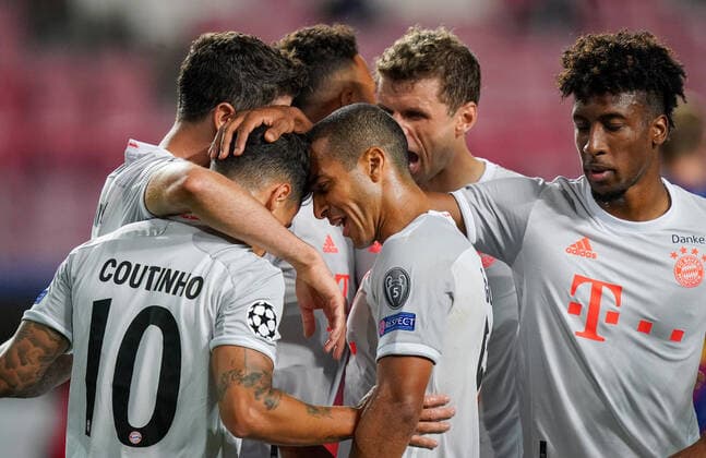 FC BAYERN MUENCHEN FC BARCELONA , Football UEFA Champions League Lisbon, Lisbon, Portugal, 14th August 2020 goal celebration Philippe Coutinho Munich , Thiago Munich , Thomas Mueller Munich , Kingsley Coman Munich in the quarterfinal UEFA Champions League match final tournament FC BAYERN MUENCHEN FC BARCELONA in Season 2019 2020, FCB, Munich, Barca Photographer Peter Schatz Pool UEFA REGULATIONS PROHIBIT ANY USE OF PHOTOGRAPHS as IMAGE SEQUENCES and or QUASI VIDEO National and international News Agencies OUT Editorial Use ONLY Lisbon Estadio da Luz de Benfica Portugal Poolfoto Peter Schatz Pool ,EDITORIAL USE ONLY