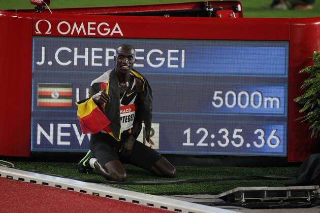 Bilder des Jahres 2020, Sport 08 August Sport Themen der Woche KW33 Sport Bilder des Tages Monaco, Leichtathletik, athletics, Track and Field, IAAF Diamond League Monaco 2020, Joshua Cheptegei, 5000m Weltrekord 12:35.36, 14.08.2020, Monaco Anzeigetafel, Photocopyright Gladys Chai von der Laage *** Monaco, athletics, track and field, IAAF Diamond League Monaco 2020, Joshua Cheptegei, 5000m world record 12 35 36, 14 08 2020, Monaco scoreboard, Photo copyright Gladys Chai von der Laage