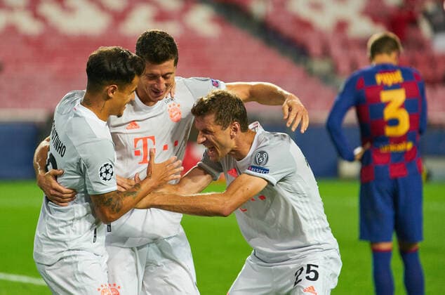 FC BAYERN MUENCHEN FC BARCELONA 8 2 , Football UEFA Champions League Lisbon, Lisbon, Portugal, 14th August 2020 Philippe COUTINHO, FCB 10 celebrates his 8 2 goal, happy, laugh, celebration, with Robert LEWANDOWSKI, FCB 9 Thomas MUELLER, MUELLER, FCB 25 in the quarterfinal UEFA Champions League match final tournament FC BAYERN MUENCHEN FC BARCELONA 8 2 in Season 2019 2020, FCB, Munich, Barca Photographer Peter Schatz Pool UEFA REGULATIONS PROHIBIT ANY USE OF PHOTOGRAPHS as IMAGE SEQUENCES and or QUASI VIDEO National and international News Agencies OUT Editorial Use ONLY Lisbon Estadio da Luz de Benfica Portugal Poolfoto Peter Schatz Pool ,EDITORIAL USE ONLY