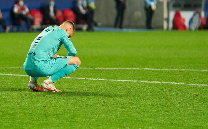 FC BAYERN MUENCHEN FC BARCELONA 8 2 , Football UEFA Champions League Lisbon, Lisbon, Portugal, 14th August 2020 Marc Andre TER STEGEN, Barca 1 sad after 8 2 goal Philippe COUTINHO, FCB 10 in the quarterfinal UEFA Champions League match final tournament FC BAYERN MUENCHEN FC BARCELONA 8 2 in Season 2019 2020, FCB, Munich, Barca Photographer Peter Schatz Pool UEFA REGULATIONS PROHIBIT ANY USE OF PHOTOGRAPHS as IMAGE SEQUENCES and or QUASI VIDEO National and international News Agencies OUT Editorial Use ONLY Lisbon Estadio da Luz de Benfica Portugal Poolfoto Peter Schatz Pool ,EDITORIAL USE ONLY