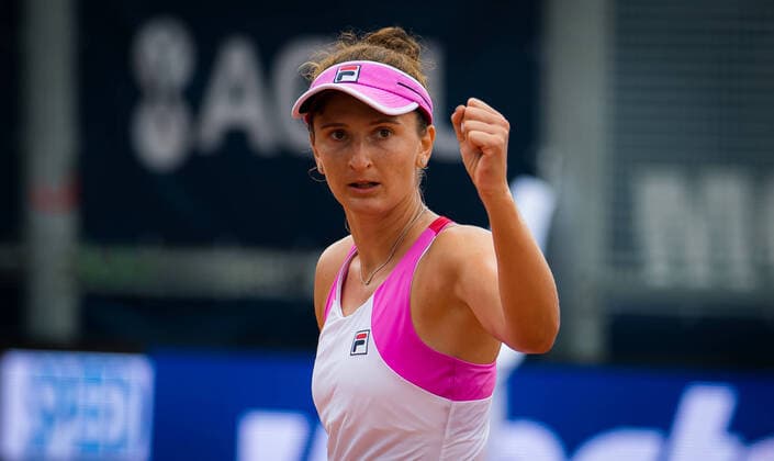 August 15, 2020, Prague, CZECH REPUBLIC: Irina-Camelia Begu of Romania in action during her quarter-final match at the 2020 Prague Open WTA, Tennis Damen International tennis tournament against Sara Sorribes Tormo of Spain Prague CZECH REPUBLIC - ZUMAa181 20200815_zaa_a181_019 Copyright: xRobxPrangex