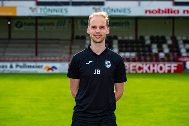 Julian Berger Video analyst Sport Club Verl 1924 3 Liga, portrait date 2020 2021, Copyright: xChristopherxNeundorfx xKirchner-Mediax