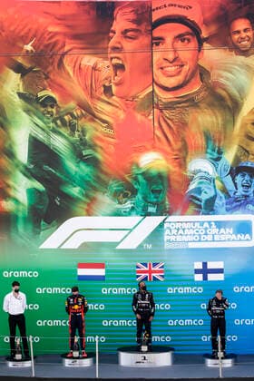 Motorsports FIA Formula One World Championship 2020, Grand Prix of Spain, 33 Max Verstappen NLD, Aston Martin Red Bull Racing , 44 Lewis Hamilton GBR, Mercedes AMG Petronas Formula One Team , 77 Valtteri Bottas FIN, Mercedes AMG Petronas Formula One Team , Barcelona Spain