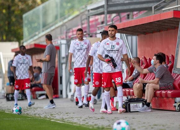 Germany Rheinland Pfalz Mainz 15 08 2020 Football Friendly Matches Men Season 2020 2021 FSV Mainz 05 red FC Würzburger Kickers yellow v l Gerrit Holtmann FSV Mainz 05 Sport FSV Mainz 05 FC Würzburger Kickers