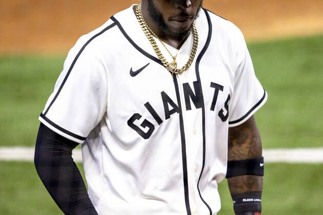 Bilder des Jahres 2020, Sport 08 August Sport Themen der Woche KW33 Sport Bilder des Tages August 16, 2020, Miami, FL, USA: Miami Marlins outfielder Monte Harrison (4) wears a Miami Giants uniform to honor the 100th anniversary of the Negro League during a game against the Atlanta Braves on Sunday, August 16, 2020 at Marlins Park in Miami, Florida. Miami USA - ZUMAm67_ 20200816_zaf_m67_020 Copyright: xDanielxA.xVarelax