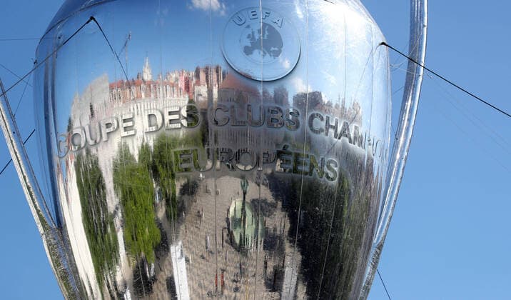 Champions League Final Round 16 08 20 Lisbon, 16 08 2020, Football, UEFA Champions League, Final Tournament 2020, At Rossio Square next to the statue Dom Pedro IV, column of Pedro 4, there is an oversized inflatable model of the Champions League Trophy Cup Henkelpotts In the picture The architecture of the square is reflected in the model of the CL Cup , UEFA regulations prohibit any use of photographs as image sequences and or quasi video , National and International News Agencies OUT , Foto PICTURE POINT S Sunday Poolfoto , Lisbon Lissbaon Portugal Poolfoto Pool Sven Sonntag ,EDITORIAL USE ONLY