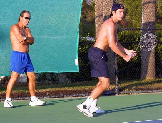 Professional tennis player Tommy Haas with Nick Bollettieri 11 12 2000, IMG Academies Bollettieri Professional tennis player Tommy Haas during training, behind him coach Nick Bollettieri , TE111200Haas1471 jpg, Bradenton Bayern USA , Copyright: xThomasxExlerx
