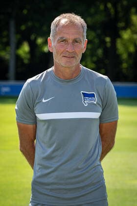 Football Berlin 17 08 2020 Season 2020 2021 1 BL DFL Hertha BSC Berlin Portrait date 2020 2021 Günter Kern Hertha BSC, athletics coach