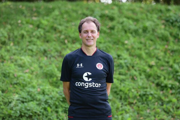 Team doctor Dr Volker Carrero St Pauli 17 08 20, Hamburg, Media Day, FC St Pauli, football, GER, season 2020 2021, 2 Bundesliga, team photo appointment, portrait appointment Witters Pool via Thorsten Baering Poolfoto ,EDITORIAL USE ONLY