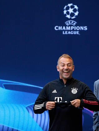 Preview images Football UEFA Champions League FC BAYERN MUENCHEN OLYMPIQUE LYON Lisbon, Lisbon, Portugal, 18th August 2020 Coach Hansi FLICK FCB , team manager, headcoach, coach, Serge GNABRY, FCB 22 in TV interviews before the FCB training session in Estadio Jose Alvalade XXI, football stadium before the semifinal match UEFA Champions League, final tournament FC BAYERN MUENCHEN OLYMPIQUE LYON in season 2019 2020, photographer Peter Schatz Pool UEFA REGULATIONS PROHIBIT ANY USE OF PHOTOGRAPHS as IMAGE SEQUENCES and or QUASI VIDEO National and international News Agencies OUT Editorial Use ONLY Lisbon Estadio Jose Alvalade XXI Portugal Poolfoto Peter Schatz Pool ,EDITORIAL USE ONLY