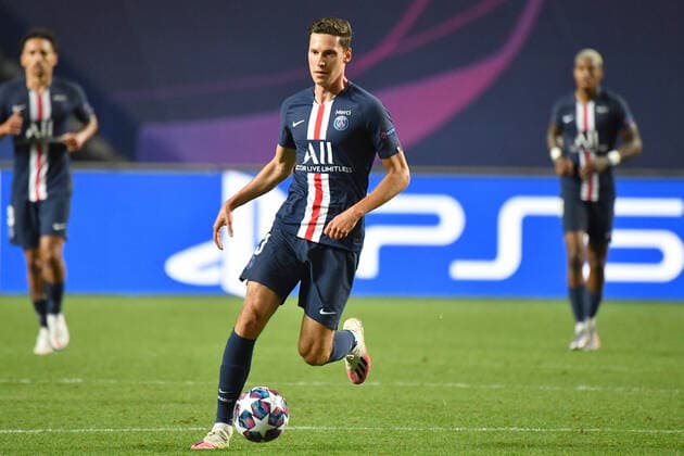 Football Champions League semi-final RB LEIPZIG PARIS SAINT GERMAIN PSG 0 3 Julian DRAXLER PSG, action, single action, single picture, cutout, full body shot, whole figure Football Champions League, semi-final, RB LEIPZIG L PARIS SAINT GERMAIN PSG 0 3 on 18 08 2020 in Lisbon Portugal,Estadio da Luz PHOTO Frank Hoermann SVEN SIMON Pool NO use of any use photographs as image sequences and or quasi video Editorial Use ONLY National and International News Agencies OUT Lisbon Estadio da Luz Portugal Poolfoto SVEN SIMON Pool ,EDITORIAL USE ONLY