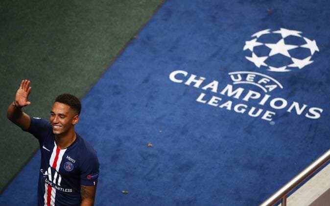 FOOTBALL RB Leipzig vs Paris Saint Germain 1 2 Phase final UEFA Champions League Final 8 Lisbonne 18 08 2020 LISBON, PORTUGAL AUGUST 18 Thilo Kehrer of Paris Saint Germain celebrates victory as he walks off the pitch after the UEFA Champions League Semi Final match between RB Leipzig and Paris Saint Germain F C at Estadio do Sport Lisboa e Benfica on August 18, 2020 in Lisbon, Portugal Photo by Julian Finney UEFA UEFA via Getty Images Lisbonne Portugal Poolfoto Panoramic POOL UEFA ,EDITORIAL USE ONLY