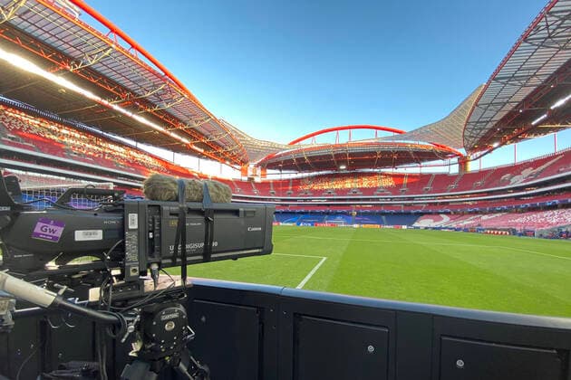 Football Champions League semi-final RB Leipzig Paris St Germain 0 3 edge motif,feature TV camera filming the empty stadium, TV broadcast Football Champions League, semi-final, RB Leipzig L Paris St Germain PSG 0 3, on 18 08 2020 in Lisbon Portugal,Estadio da Luz PHOTO Frank Hoermann SVEN SIMON Pool NO use of any use photographs as image sequences and or quasi video Editorial Use ONLY National and International News Agencies OUT Lisbon Estadio da Luz Portugal Poolfoto SVEN SIMON Frank Hoermann Pool ,EDITORIAL USE ONLY