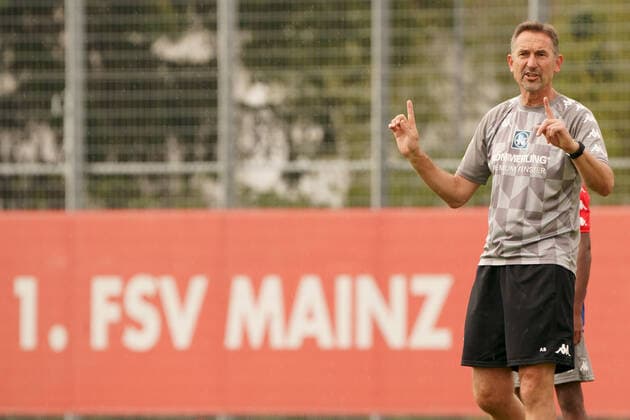 ACHIM BEIERLORZER TRAINING 1 FSV MAINZ 05 MAINZ