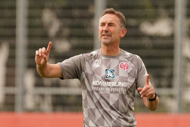 ACHIM BEIERLORZER TRAINING 1 FSV MAINZ 05 MAINZ