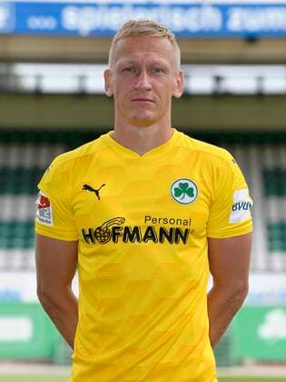SpVgg Spielvereinigung Greuther Fürth cloverleaf season 2020 2021 Photo session portrait appointment Sascha Burchert 30, SpVgg Greuther Fürth single photo single photo portrait portrait head photo