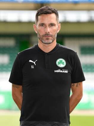 SpVgg Spielvereinigung Greuther Fürth Cloverleaf Season 2020 2021 Photo opportunity portrait appointment Stefan Leitl Coach SpVgg Greuther Fürth single picture single photo portrait portrait head picture